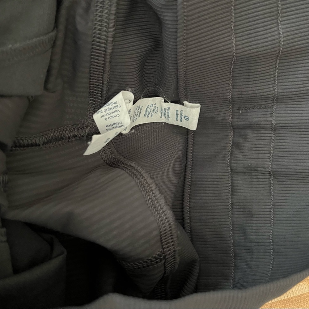 Lululemon Studio Crop in gray - Picture 8 of 10